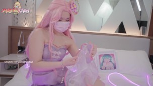 အရုပ်မလေးလိုမိန်းကလေး လိင်ဆက်ဆံ